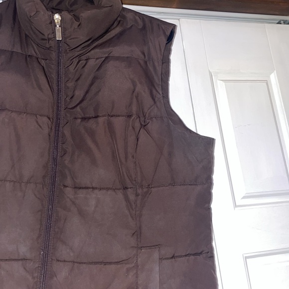 Charter Club Women's Brown Puffer Vest-Medium - Picture 3 of 6